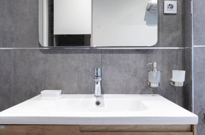 Apartament A Tan Solo 800 Metros De San Mames Bilbao Zewnętrze zdjęcie